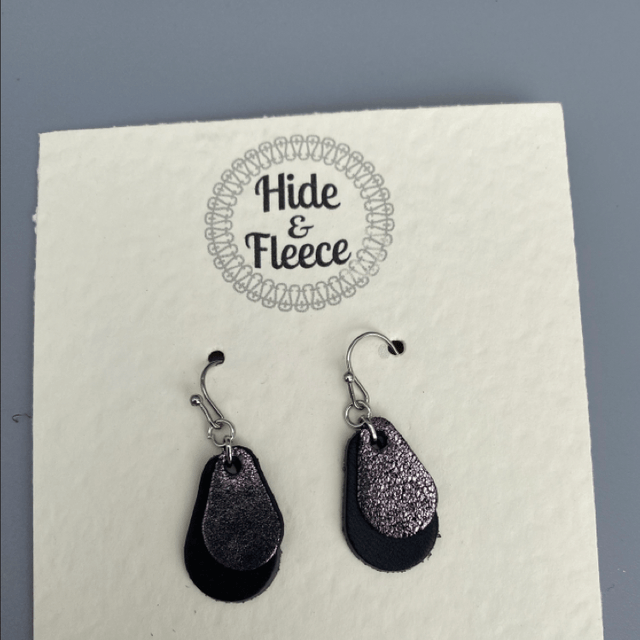 Black leather earrings 