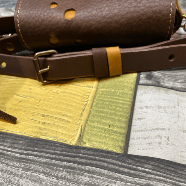 Cross body phone bag ‘Tabitha’ tan and chocolate leather