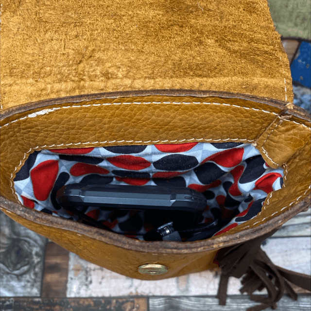 Cross body phone bag ‘Tabitha’ tan and chocolate leather
