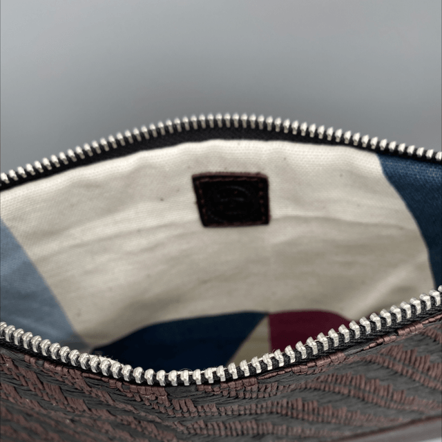 Brown raffia and leather pouch 