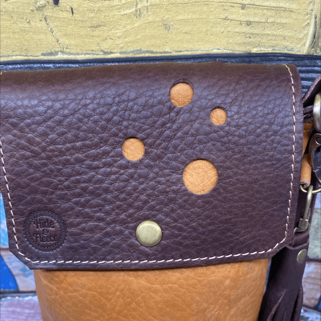 Cross body phone bag ‘Tabitha’ tan and chocolate leather
